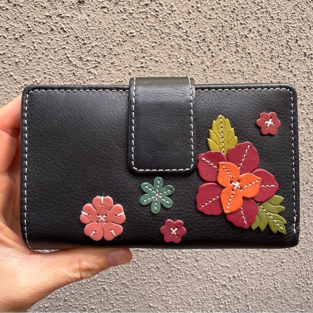 Floral Appliqué Black Genuine Leather Wallet